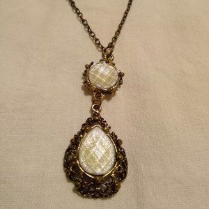 Antiqued Gold Tone Y-Drop Necklace w/Tear Drop Pendant
